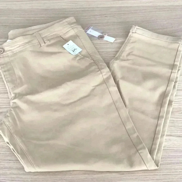 🆕Plus Size Nude Stretchy Cropped Dress Pants 2X 🆕 - Picture 2 of 6